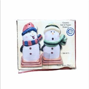 Vintage Cute Holiday Christmas Snowman Ceramic Salt & Pepper Shakers